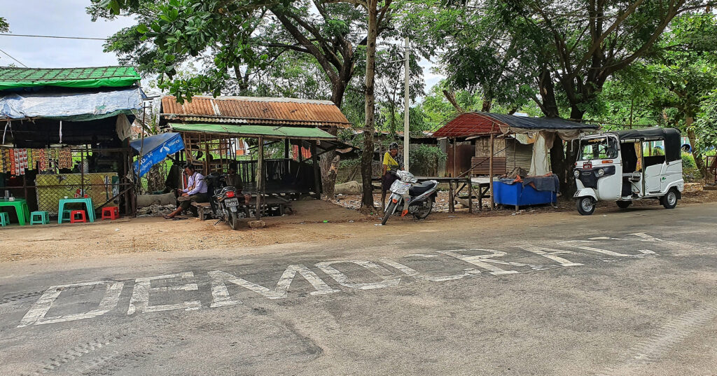 En gata i Myanmars huvudstad Yangon.
