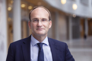 Porträttbild av Jakob Granit.