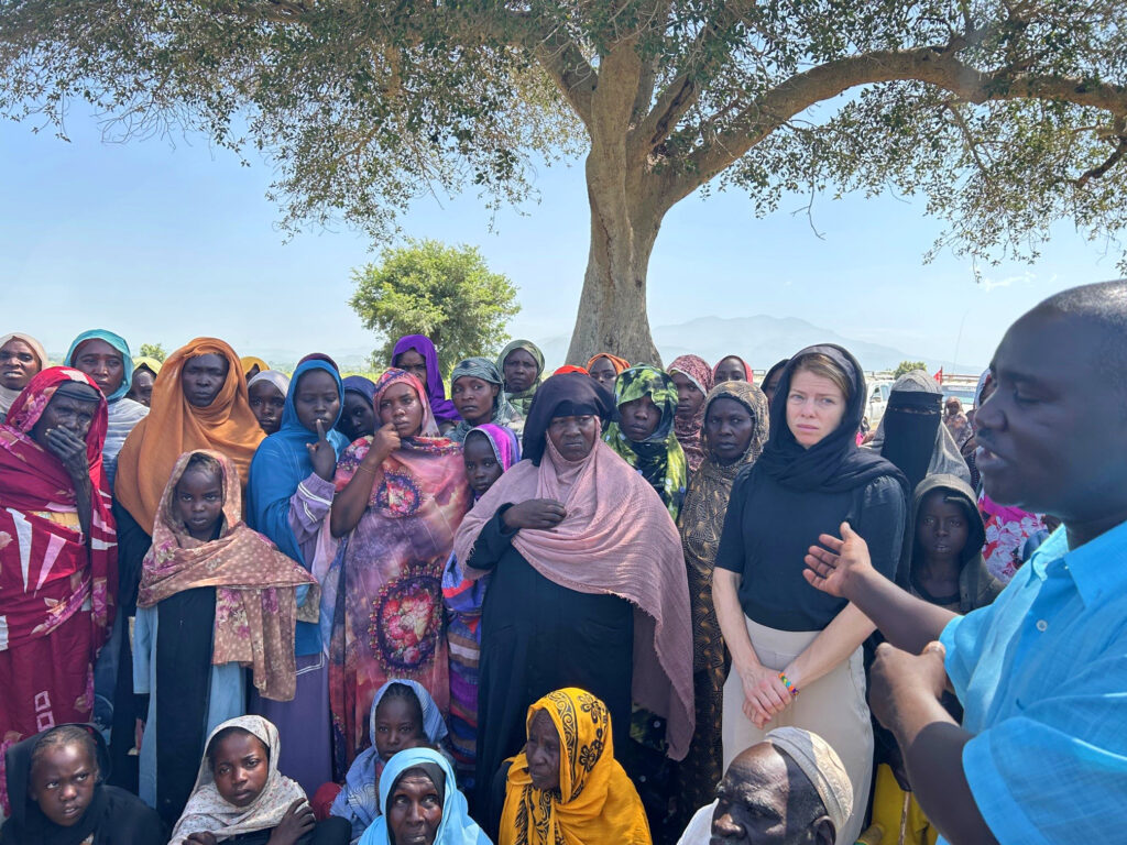 Үйде жасалған үштік Аналар блят порно көру